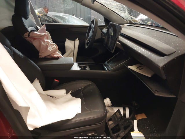 2026 TESLA MODEL Y 7SAYGDED0TF462990 Photo 4