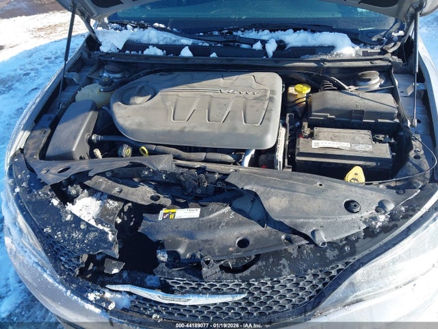 2016 Chrysler 200 S მანქანა იყიდება აუქციონზე, vin: 1C3CCCDGXGN130690, აუქციონის ნომერი: 44189077
