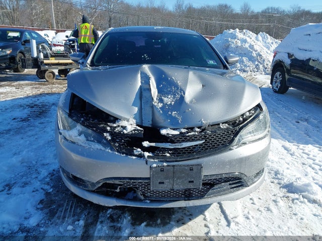 2016 Chrysler 200 S მანქანა იყიდება აუქციონზე, vin: 1C3CCCDGXGN130690, აუქციონის ნომერი: 44189077