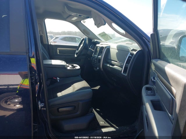 44189092 :رقم المزاد ، 1C6RR7GG9JS311044 vin ، 2018 Ram 1500 Big Horn  4x4 6'4 Box مزاد بيع