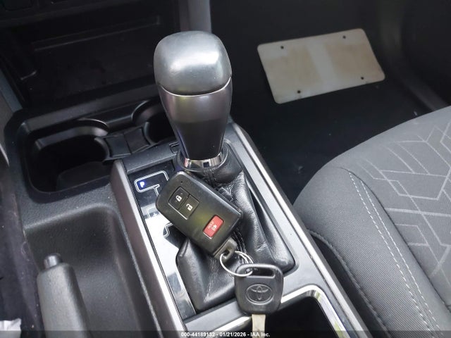 3TMBZ5DNXHM011582 Toyota TACOMA DOU