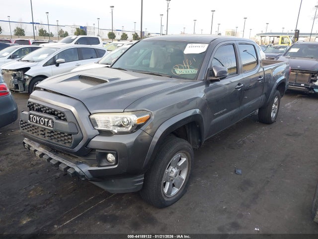 3TMBZ5DNXHM011582 Toyota TACOMA DOU