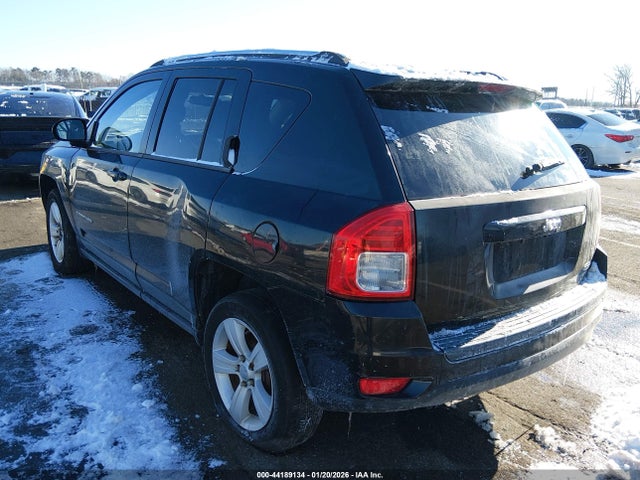 2011 JEEP COMPASS 1J4NT1FBXBD192190 Photo 2