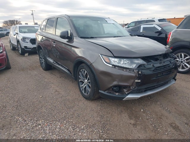 2017 MITSUBISHI OUTLANDER JA4AD2A39HZ018494 Photo 0
