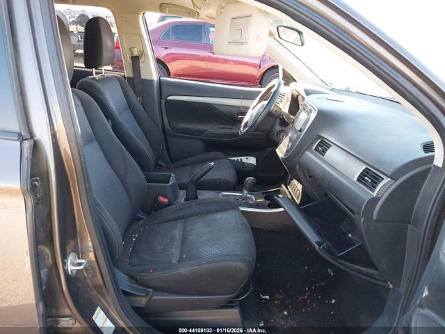 2017 MITSUBISHI OUTLANDER JA4AD2A39HZ018494 Photo 4