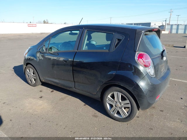 Chevrolet Spark Ls Cvt 2015 KL8CB6S92FC812745 Image 3