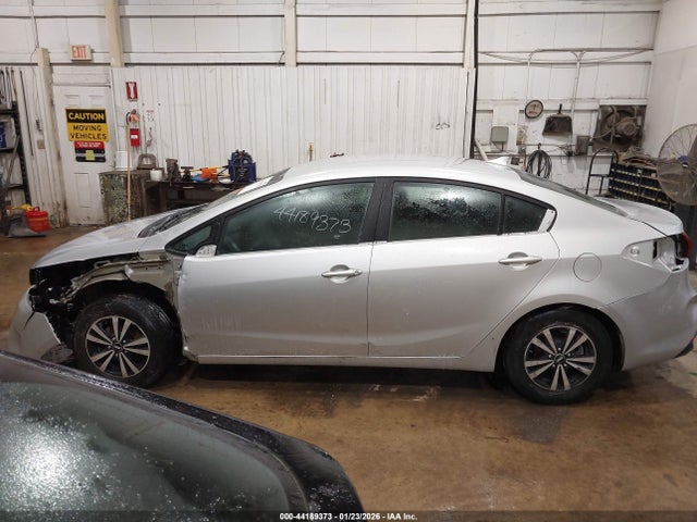 Продажа на аукционе авто 2017 Kia Forte Lx, vin: 3KPFK4A71HE060542, номер лота: 44189373