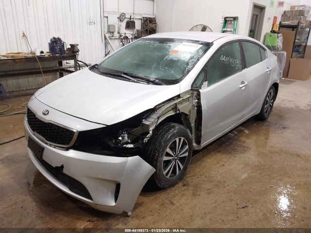 Продажа на аукционе авто 2017 Kia Forte Lx, vin: 3KPFK4A71HE060542, номер лота: 44189373