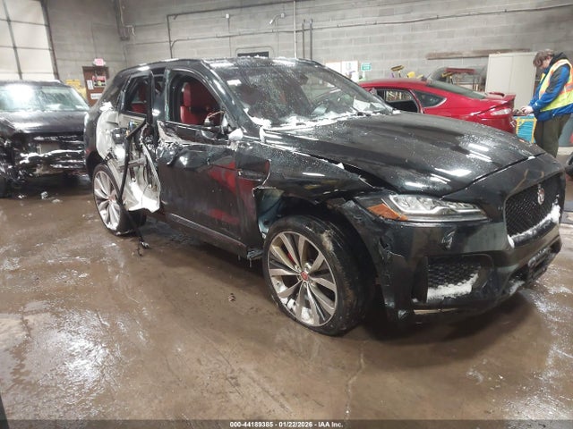 2019 JAGUAR F-PACE SADCM2FV4KA358459
