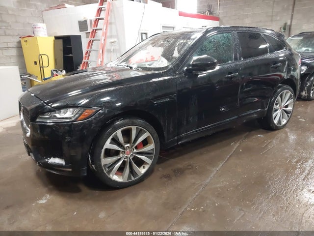 2019 JAGUAR F-PACE SADCM2FV4KA358459 Photo 1