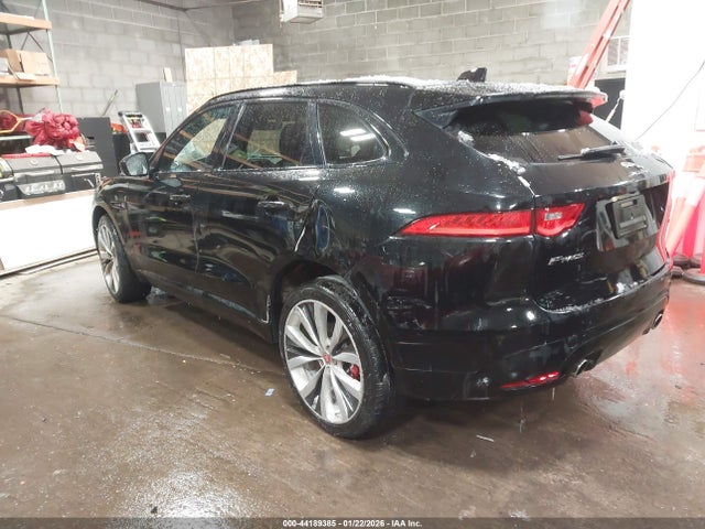 2019 JAGUAR F-PACE SADCM2FV4KA358459 Photo 2