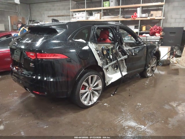 2019 JAGUAR F-PACE SADCM2FV4KA358459 Photo 3