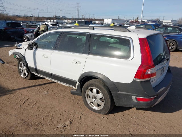 2015 VOLVO XC70 YV4952NK8F1209808 Photo 2