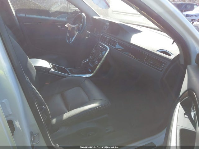 2015 VOLVO XC70 YV4952NK8F1209808 Photo 4