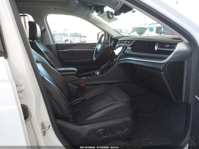 Продажа на аукционе авто 2023 Jeep Grand Cherokee 4xe, vin: 1C4RJYB68P8785674, номер лота: 44189449