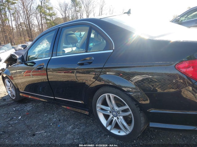 44189463 :رقم المزاد ، WDDGF4HBXDR258009 vin ، 2013 Mercedes-benz C 250 Sport مزاد بيع