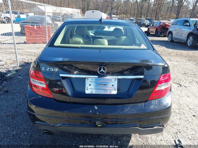 44189463 :رقم المزاد ، WDDGF4HBXDR258009 vin ، 2013 Mercedes-benz C 250 Sport مزاد بيع