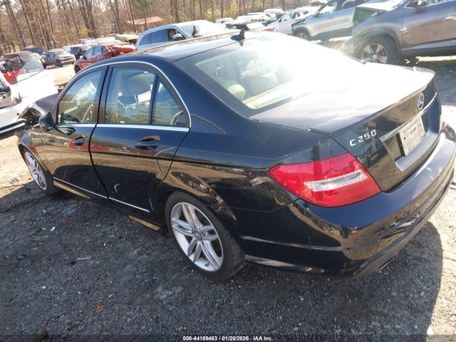 44189463 :رقم المزاد ، WDDGF4HBXDR258009 vin ، 2013 Mercedes-benz C 250 Sport مزاد بيع