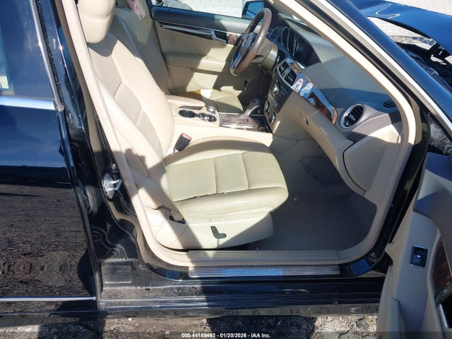 44189463 :رقم المزاد ، WDDGF4HBXDR258009 vin ، 2013 Mercedes-benz C 250 Sport مزاد بيع