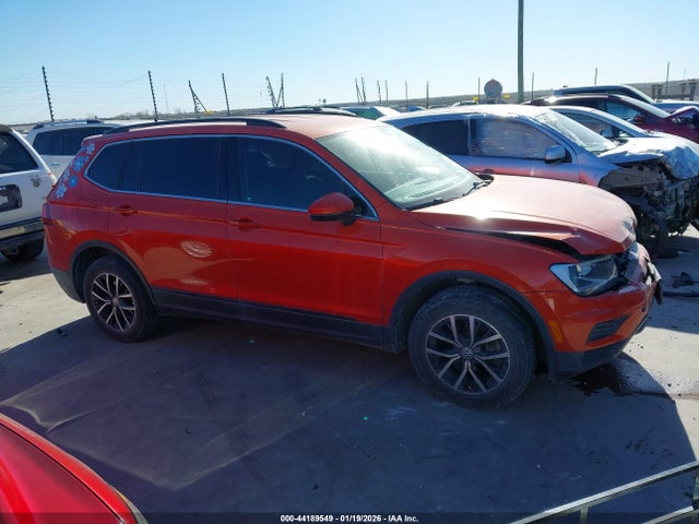 44189549 :رقم المزاد ، 3VV3B7AX0KM131104 vin ، 2019 Volkswagen Tiguan 2.0t Se/2.0t Sel/2.0t Sel R-line/2.0t Sel R-line Black مزاد بيع