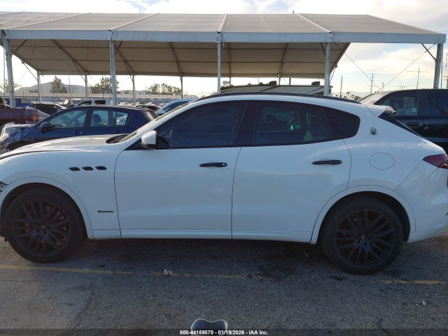 ZN661YUL5JX275977 Maserati Levante S Granlusso