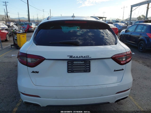 ZN661YUL5JX275977 Maserati Levante S Granlusso