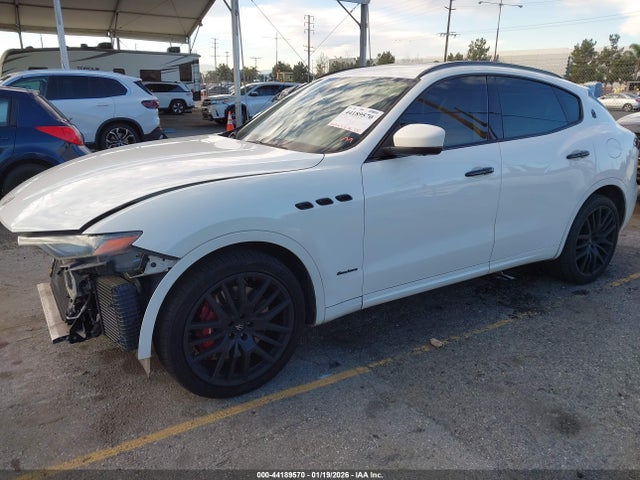 ZN661YUL5JX275977 Maserati Levante S Granlusso