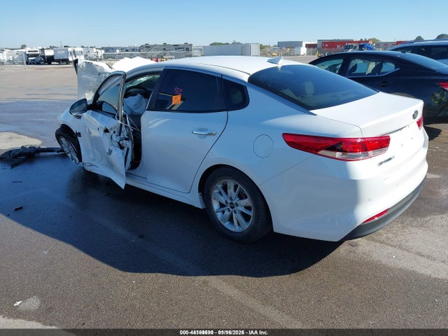 2018 KIA OPTIMA 5XXGT4L34JG212869 Photo 2