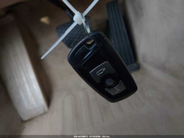 44189675 :رقم المزاد ، WBA3B5G56DNP40762 vin ، 2013 Bmw 328i Xdrive مزاد بيع