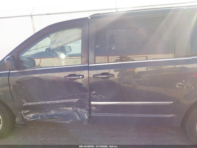 Продажа на аукционе авто 2014 Chrysler Town & Country Touring, vin: 2C4RC1BG8ER215928, номер лота: 44189780