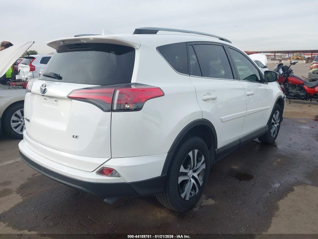 JTMZFREV7JJ172682 Toyota RAV4 LE