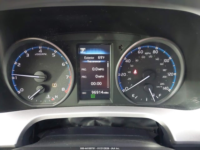 JTMZFREV7JJ172682 Toyota RAV4 LE