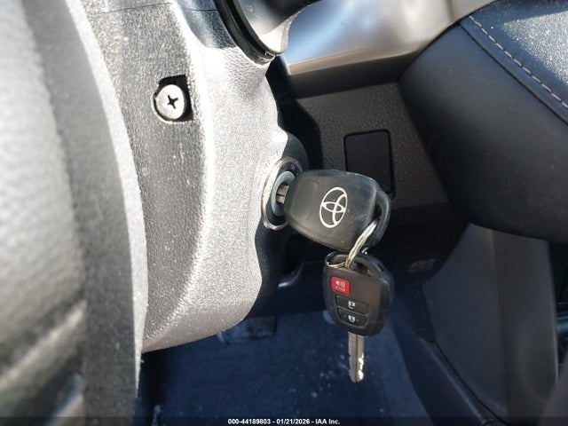 Toyota Rav4 Xle 2014 JTMWFREV3EJ002084 Image 11