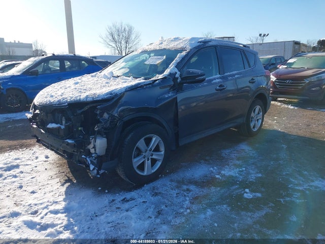 Toyota Rav4 Xle 2014 JTMWFREV3EJ002084 Image 2