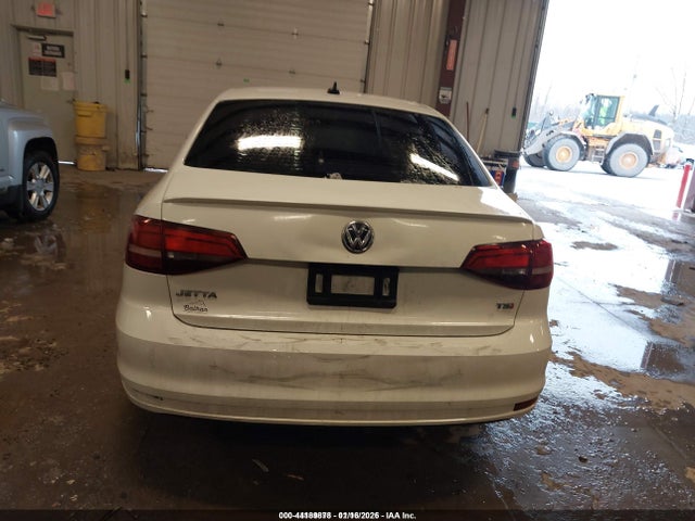 44189878 :رقم المزاد ، 3VWB17AJ2GM393185 vin ، 2016 Volkswagen Jetta 1.8t Sport مزاد بيع