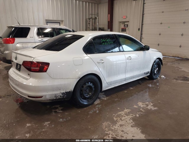 44189878 :رقم المزاد ، 3VWB17AJ2GM393185 vin ، 2016 Volkswagen Jetta 1.8t Sport مزاد بيع