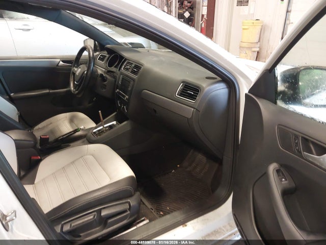 44189878 :رقم المزاد ، 3VWB17AJ2GM393185 vin ، 2016 Volkswagen Jetta 1.8t Sport مزاد بيع