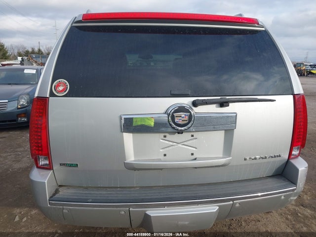 44189900 :رقم المزاد ، 1GYS4AEF5BR318026 vin ، 2011 Cadillac Escalade Standard مزاد بيع