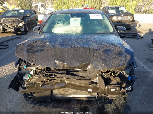 KMHLM4DGXRU709004 Hyundai ELANTRA SEL