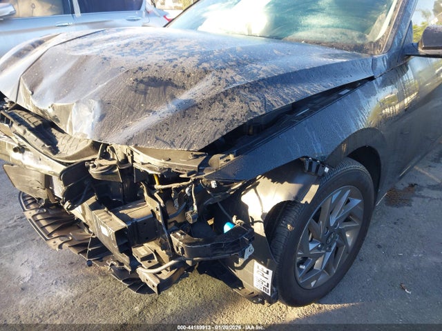 KMHLM4DGXRU709004 Hyundai ELANTRA SEL