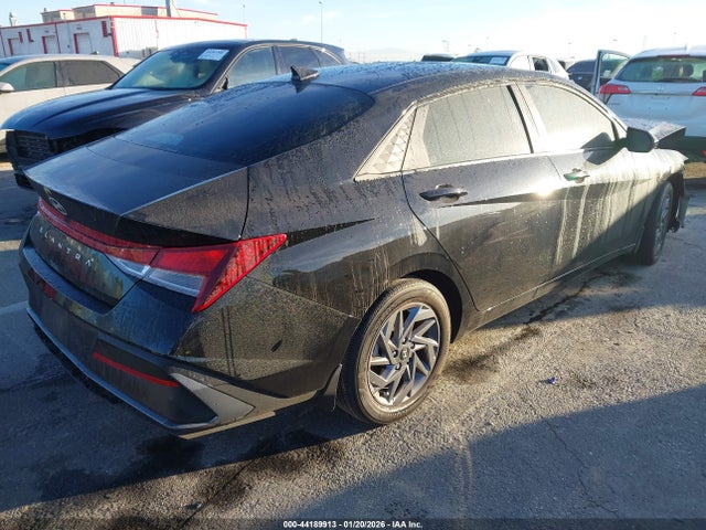 KMHLM4DGXRU709004 Hyundai ELANTRA SEL