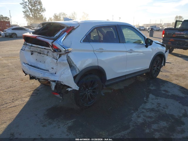 2018 MITSUBISHI ECLIPSE CROSS JA4AT4AA2JZ063117 Photo 3