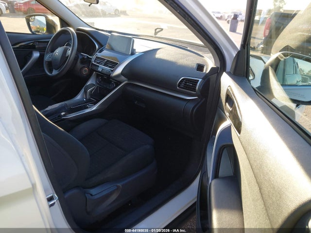 2018 MITSUBISHI ECLIPSE CROSS JA4AT4AA2JZ063117 Photo 4