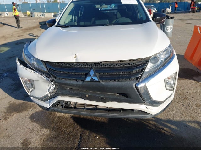 2018 MITSUBISHI ECLIPSE CROSS JA4AT4AA2JZ063117 Photo 5