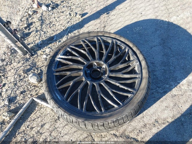 1GYS3BKJ2FR227013 Cadillac Escalade Luxury