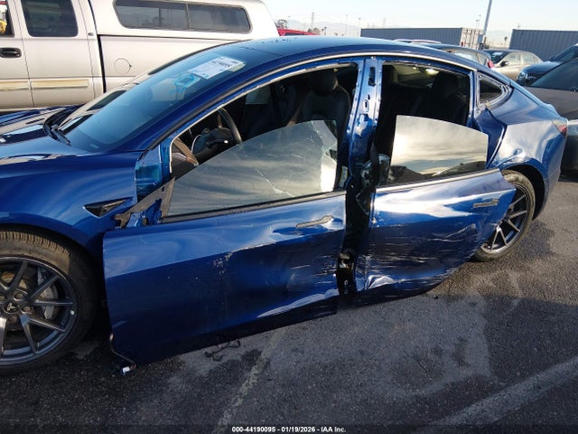 2021 TESLA MODEL 3 5YJ3E1EB0MF939879 Photo 5