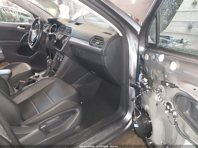 2019 VOLKSWAGEN TIGUAN 3VV2B7AX7KM102646 Photo 4