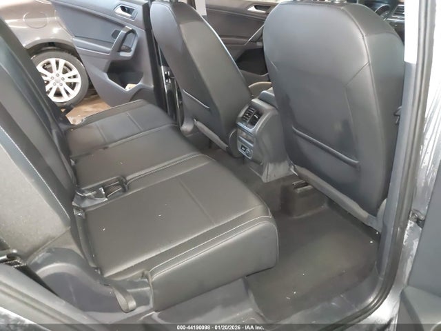 2019 VOLKSWAGEN TIGUAN 3VV2B7AX7KM102646 Photo 7