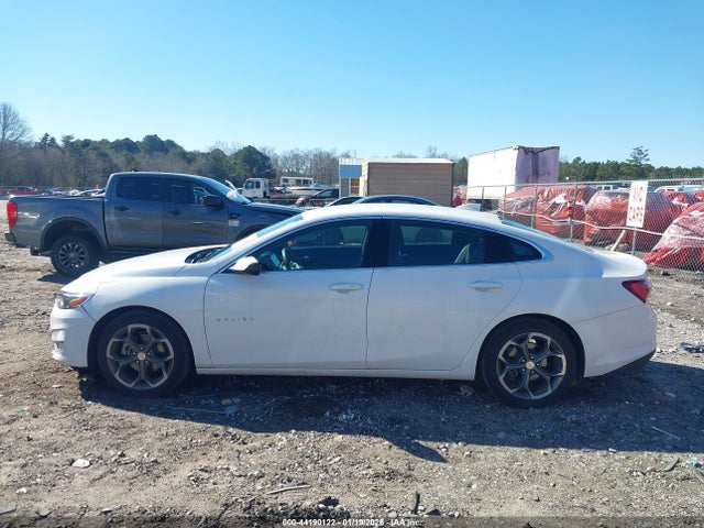 1G1ZD5STXLF111858 Chevrolet Malibu Fwd Lt