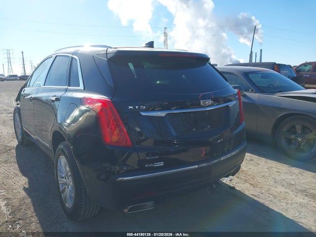2017 CADILLAC XT5 1GYKNDRS0HZ105418 Photo 2